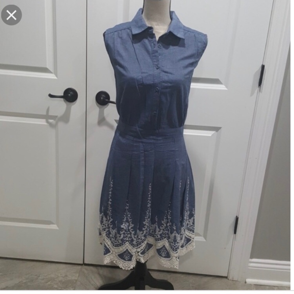Light denim dress with lace accent